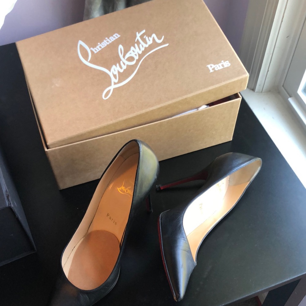 Christian Louboutin Decollete Stilettos Sz. 37.5
